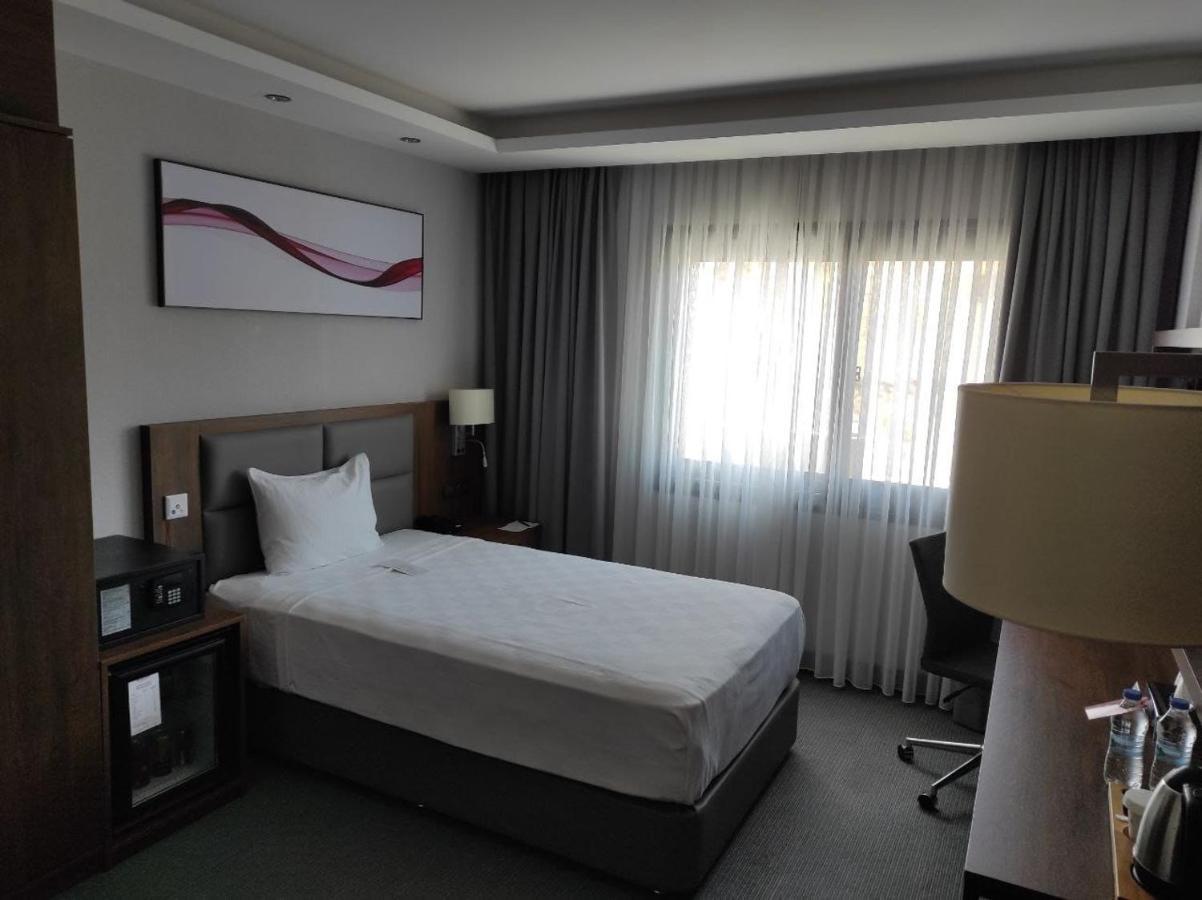 Hotel Ramada By Wyndham Izmir Aliaga Zewnętrze zdjęcie
